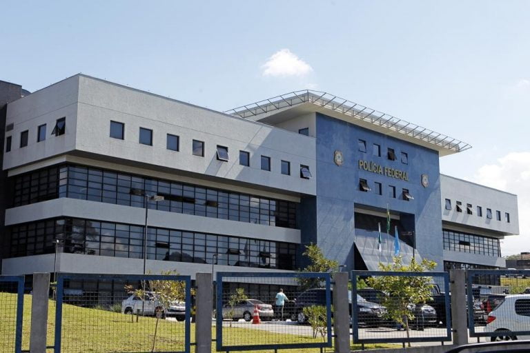 Polícia Federal pede transferência de Lula de Curitiba