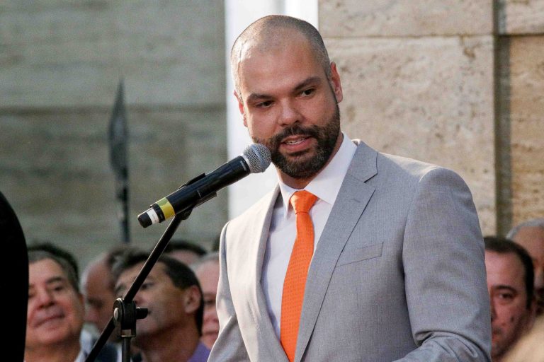 Bruno Covas assume prefeitura de São Paulo e diz que seguirá plano de Doria