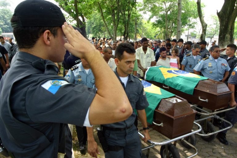 Rio tem 36 policiais assassinados este ano
