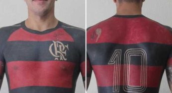 Torcedor do Flamengo faz tatuagem de camisa do clube em tamanho real
