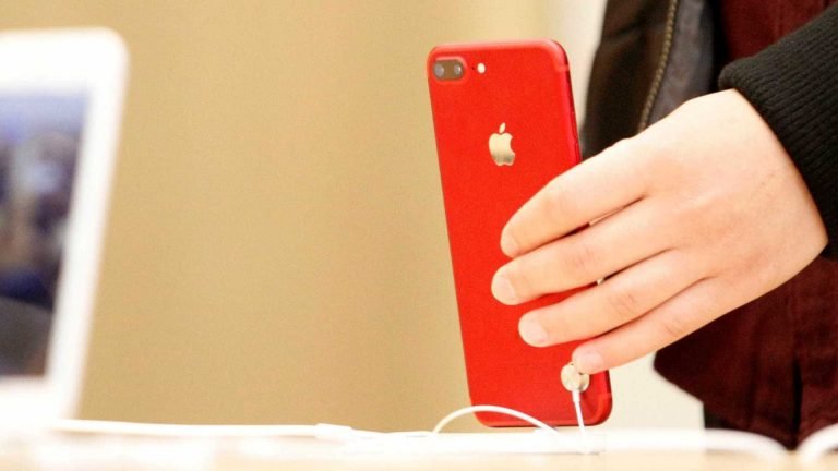 Edição vermelha dos iPhones 8 e Plus chega ao Brasil