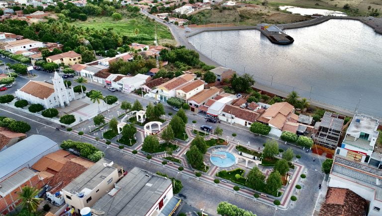 Prefeitura de Candiba abre concurso com 89 vagas