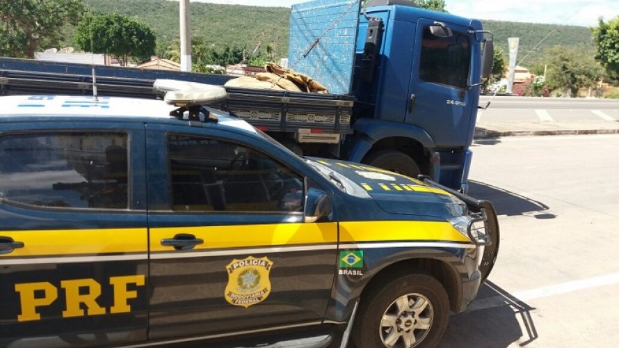 PRF recupera na Bahia caminhões roubados em Minas Gerais e São Paulo