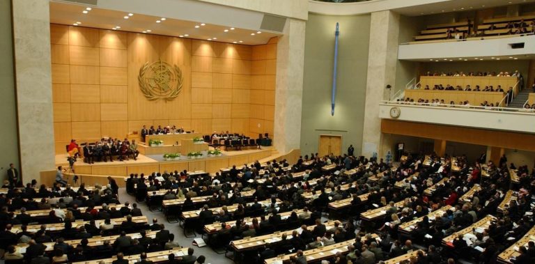 Assembleia da Saúde aprova plano de cobertura para 1 bilhão de pessoas