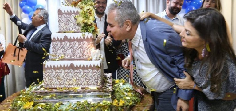 Presidente comemora aniversário na AL-BA e publica no Diário Oficial