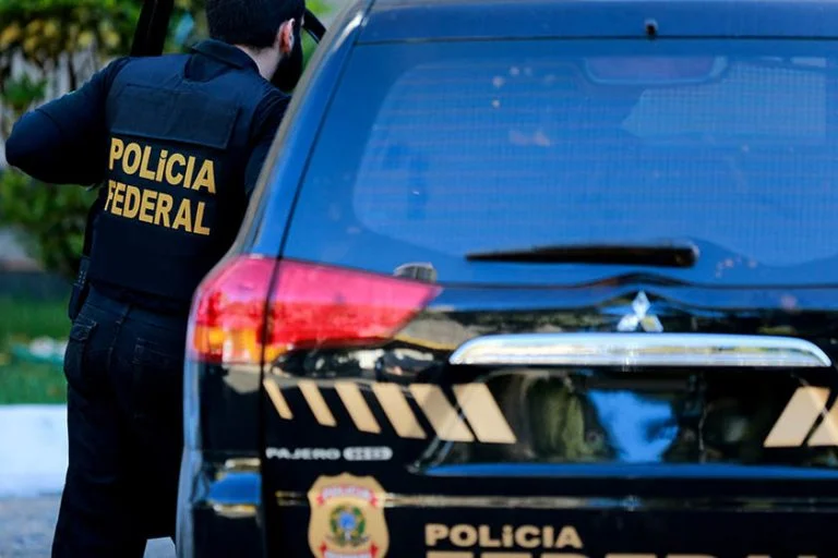 PF apreende 4 toneladas de cocaína em portos e prende 12 pessoas