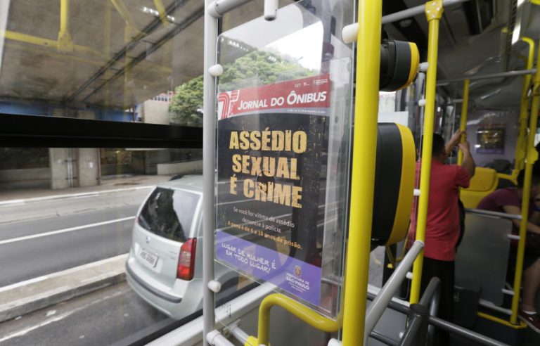 CCJ do Senado aprova projeto que criminaliza importunação sexual