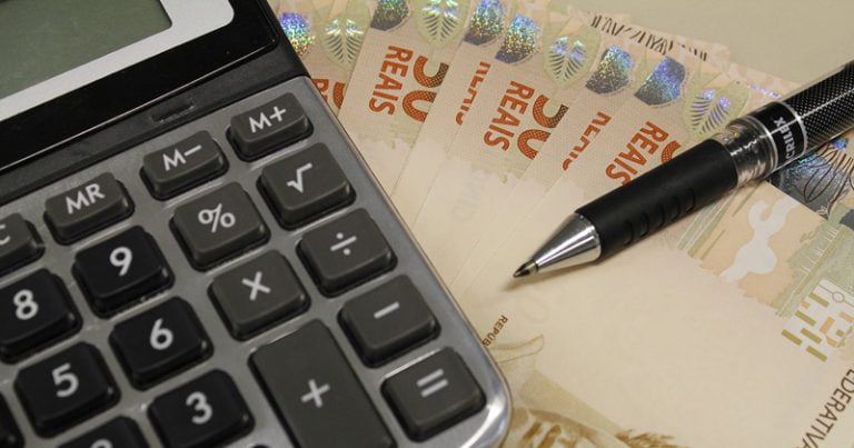 Economia tem sexto mês consecutivo de incerteza elevada, diz FGV