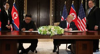 Kim Jong-un e Donald Trump assinam acordo de desnuclearização norte-coreana