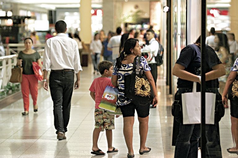 Confiança do comércio recua 3 pontos e cai para 89,6 em junho
