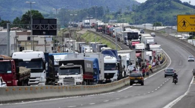Caminhoneiros e técnicos da ANTT se reúnem para discutir frete mínimo