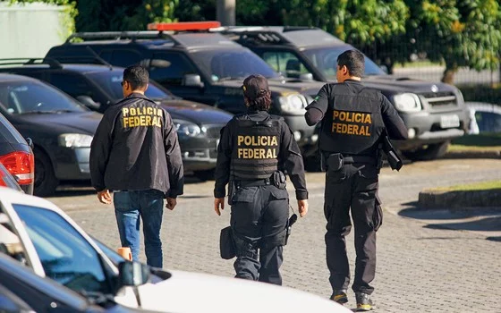 PF faz operação de combate ao tráfico internacional de drogas