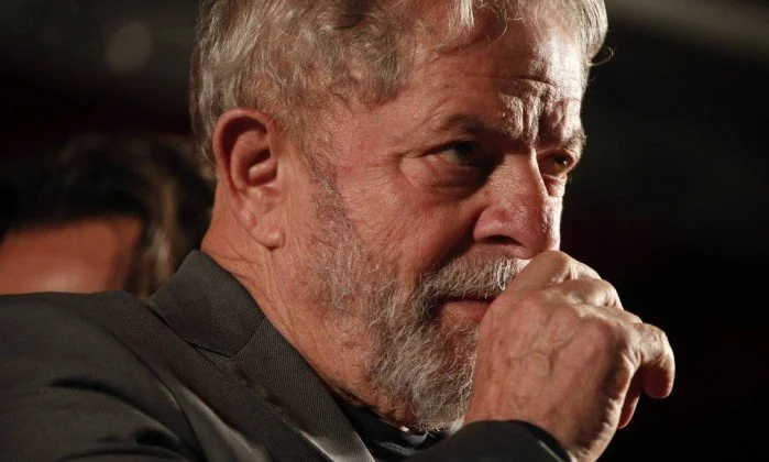 Fachin homologa desistência de pedido de liberdade de Lula no STF