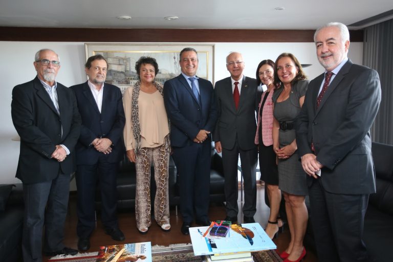 Alemanha e Bahia discutem parcerias econômicas