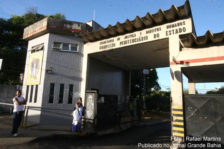 Cama de presídio desaba, mata detento e deixa dois feridos na Bahia