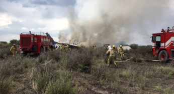 Avião com cerca de 100 passageiros cai no norte do México