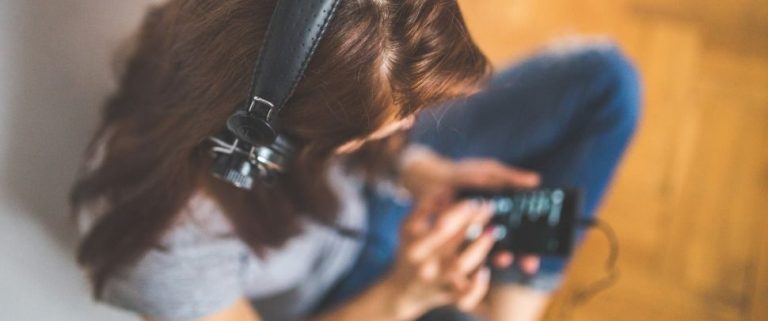 Google lança sua plataforma de livros em áudio no Brasil