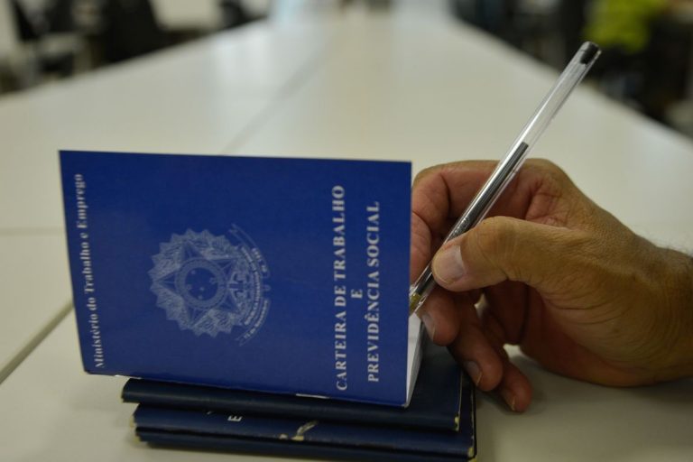 Janeiro registra criação de 34,3 mil empregos formais