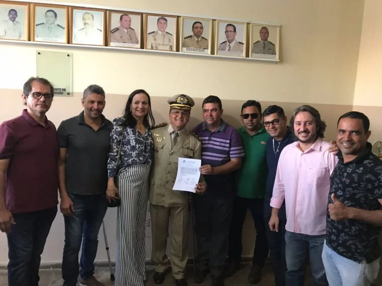 Câmara de vereadores entrega Moção de Aplausos a Ten. Cel Marcelo Pinto