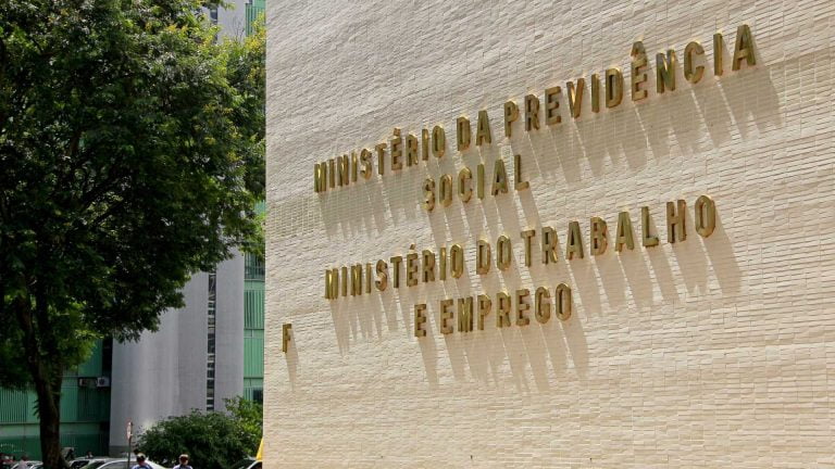Ministério do Trabalho amanhece com salas reviradas