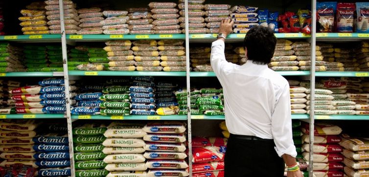 Alimentos levam inflação oficial à maior alta para junho desde 1995