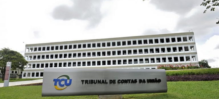 Orçamento de 2019 exclui reajuste salarial para servidores