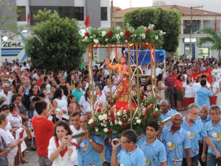 Católicos de Caculé e Brejinho das Ametistas celebram festejos das padroeiras