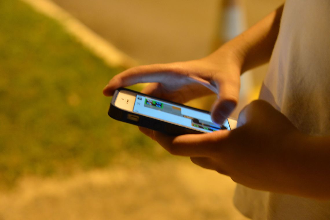 Ministério vai distribuir 100 mil chips de celular com internet para estudantes de baixa renda