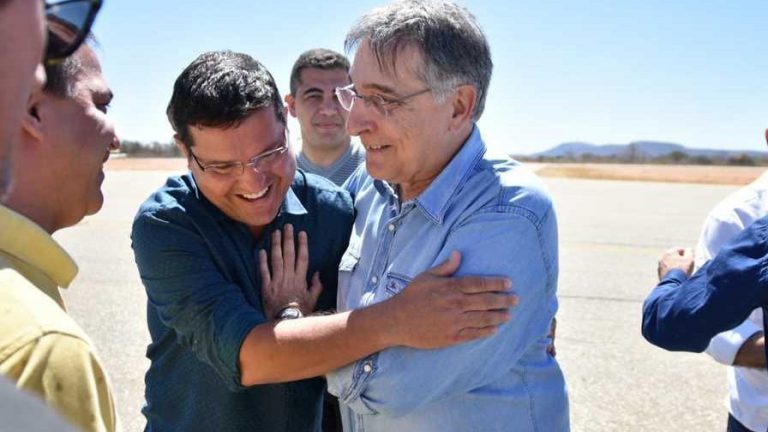 Governador de Minas pousa em Guanambi e segue para ato de campanha em Espinosa
