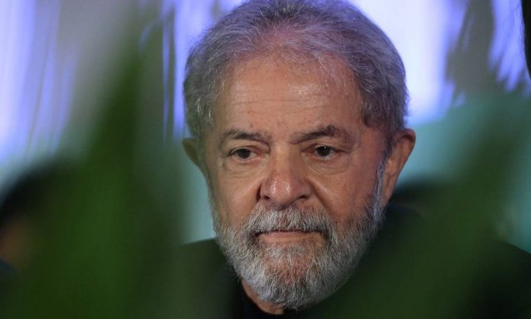 Juíza nega pedido de senadores para visitar Lula na prisão