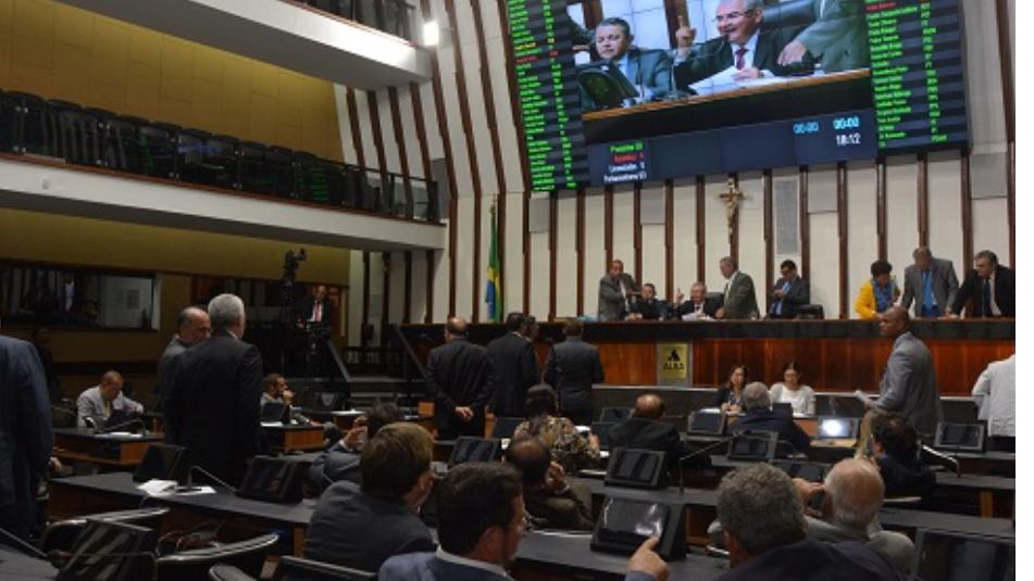 50 deputados estaduais tentam reeleição na Bahia