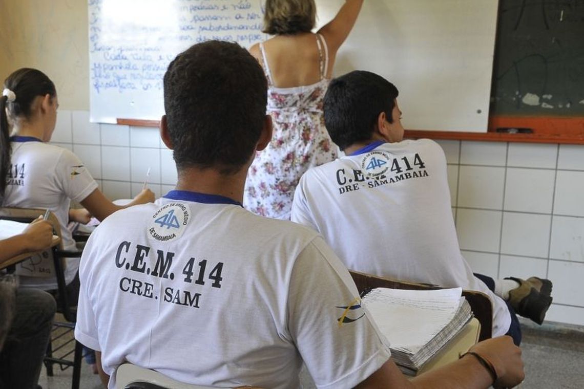 Maioria no ensino médio tem dificuldades em matemática e português