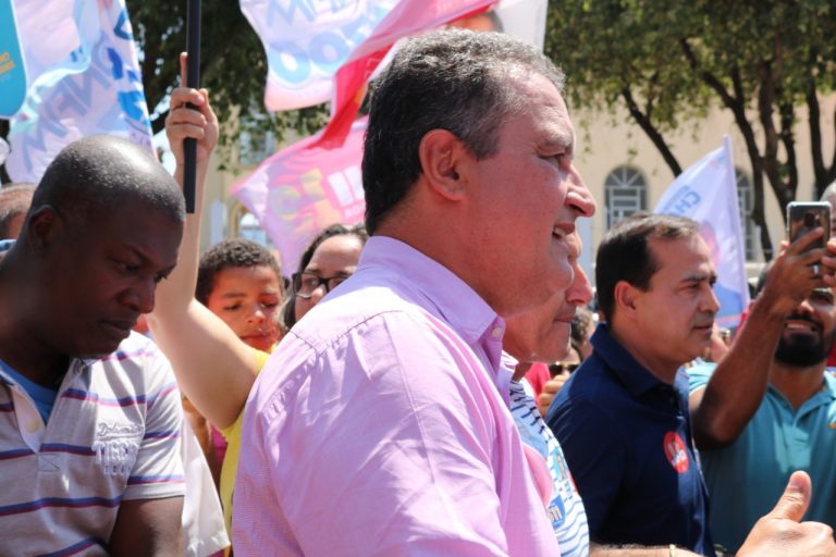 Governador Rui Costa visita Guanambi e participa de caminhada