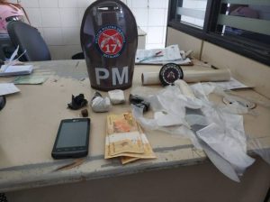 Homem é detido após ser flagrado com drogas em Guanambi