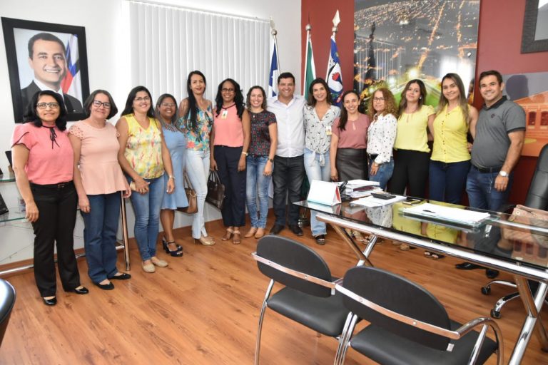 Prefeitura de Guanambi empossa membros do Conselho Municipal de Assistência Social