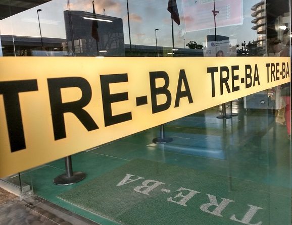 TRE-BA determina apreensão de santinhos com o nome de Lula como candidato