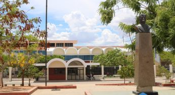 Governador assinou ordem de serviço para ampliação do Ceep e modernização do Colégio Modelo de Guanambi