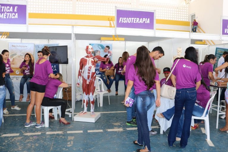 Centro Universitário realiza a 4ª edição do "UniFG Além da teoria"