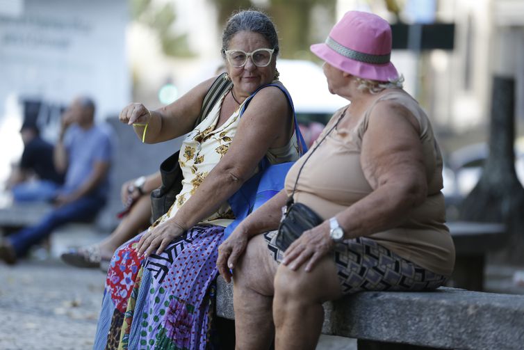 Brasil se inspira no Uruguai para adotar políticas para idosos