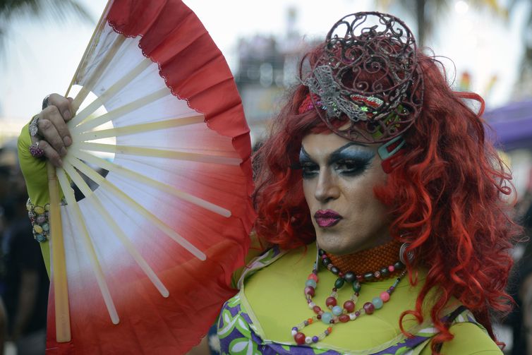 Parada do Orgulho LGBTI no Rio pede voto em ideias, e não em pessoas