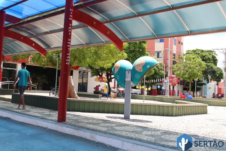Agências bancárias só voltam a abrir na quarta-feira às 12h