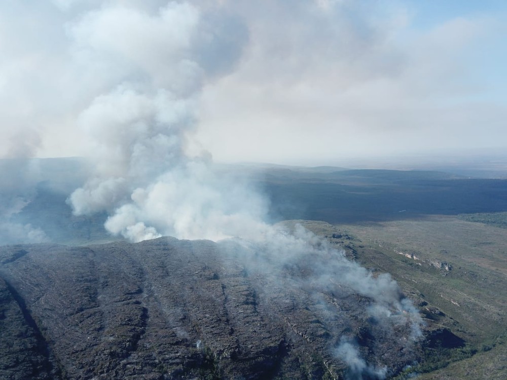 Incêndio destrói área equivalente a quase 3 mil campos de futebol na Chapada Diamantina