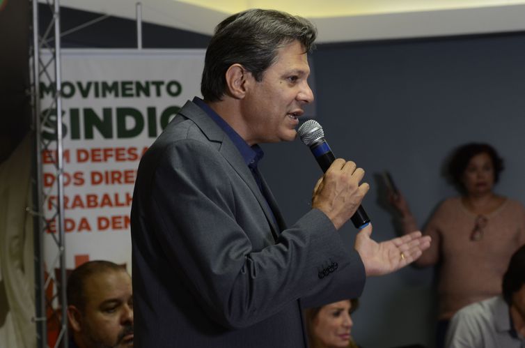Para Haddad, Bolsonaro "humilhou" beneficiários do Bolsa Família
