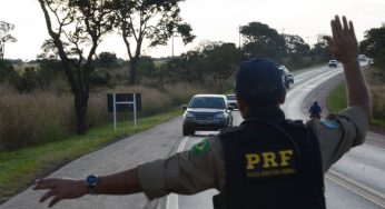 PRF prende três homens com R$ 13 mil, suspeitos de crimes eleitorais