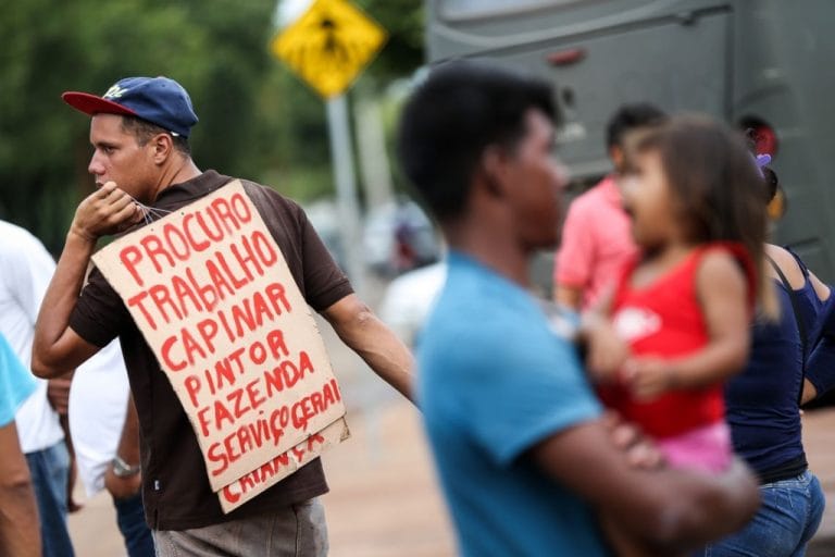 Venezuelanos desembarcam na Bahia com residência temporária e vagas de trabalho