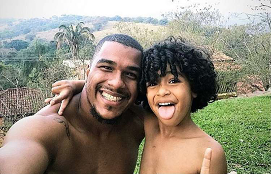 Após ser dado como morto, filho de ex-goleiro do Cruzeiro reage e emociona a todos