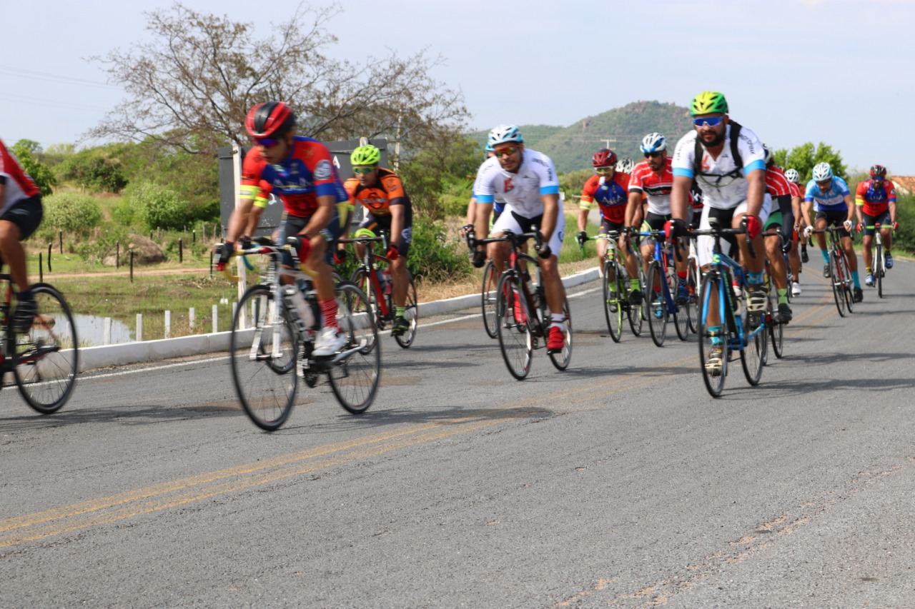 Última etapa da 3ª Volta Ciclística de Guanambi teve emoção do início ao fim
