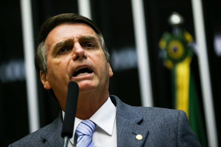 Bolsonaro toma café da manhã com comandante da Marinha