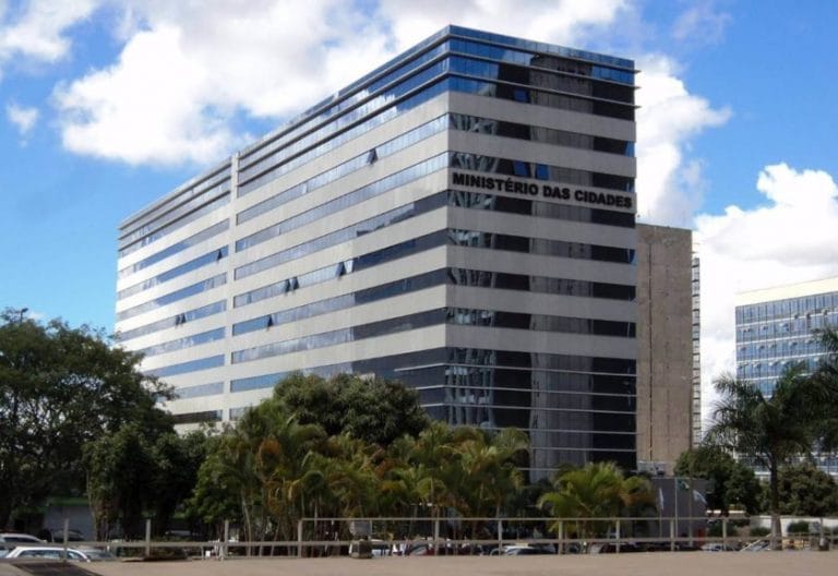 Prefeitos reagem à extinção do Ministério das Cidades