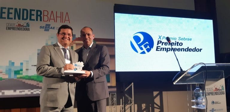 Prefeito de Guanambi vence etapa estadual do Prêmio Prefeito Empreendedor na categoria “Desburocratização e Implementação da Rede Simples”.